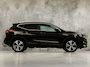 Nissan Qashqai 1.3 N-Connecta 159Pk Automaat (PANORAMADAK, APPLE CARPLAY, NAVIGATIE, STOELVERWARMING, 360 CAMERA, TREKHAAK, GETINT GLAS, KEYLESS, NIEUWE APK, NIEUWSTAAT)