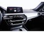 BMW 5-Serie Touring 530i xDrive High Executive M Sport - Trekhaak - Ambiance verlichting - Driving/Parking Assistant - Sportstoelen - Elektrisch verwarmde voorstoelen - Navigatiesysteem Professional - Harman kardon