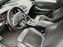 BMW 3-Serie 320i xDrive High Executive HEAD-UP | SFEER | HARMAN/KARDON | DODEHOEK DETECTIE | CAMERA | LEDER | STOEL KOELING | KEYLESS ENTRY/GO | NAVIGATIE | LASER KOPLAMPEN | STOEL/STUUR VERWARMING |