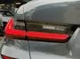 BMW 3-Serie 320i xDrive High Executive HEAD-UP | SFEER | HARMAN/KARDON | DODEHOEK DETECTIE | CAMERA | LEDER | STOEL KOELING | KEYLESS ENTRY/GO | NAVIGATIE | LASER KOPLAMPEN | STOEL/STUUR VERWARMING |