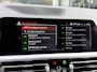 BMW 3-Serie 320i xDrive High Executive HEAD-UP | SFEER | HARMAN/KARDON | DODEHOEK DETECTIE | CAMERA | LEDER | STOEL KOELING | KEYLESS ENTRY/GO | NAVIGATIE | LASER KOPLAMPEN | STOEL/STUUR VERWARMING |