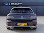 Volkswagen Arteon Shooting Brake 1.4 TSI eHybrid R-Line Business+ | Incl. 12 maanden garantie | 100% dealer onderhouden | SOH 98% | Trekhaak | Schuif/kantel dak | Stoel/stuurverwarming | Apple carplay/Android auto | 360° camera | Verwarmde achterbank |