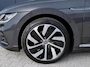 Volkswagen Arteon Shooting Brake 1.4 TSI eHybrid R-Line Business+ | Incl. 12 maanden garantie | 100% dealer onderhouden | SOH 98% | Trekhaak | Schuif/kantel dak | Stoel/stuurverwarming | Apple carplay/Android auto | 360° camera | Verwarmde achterbank |