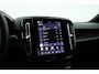 Volvo XC40 Single Motor Extended Range Plus 82 kWh | SOH 97% | Adapt. Cruise | Camera | Trekhaak | Keyless | Warmtepomp | Stoel- Stuurverw.