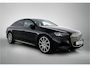 Mercedes-Benz C-klasse 400 4MATIC Launch Edition 94 kWh | Nightpakket | Rijassistentiepakket Plus | Sportstoelen pakket | Trekhaak | Panoramisch dak | 20" (10 dubbelspaaks) AMG velgen | Antidiefstalpakket URBAN GUARD |