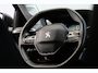 Peugeot 208 1.2 Allure Climate | Carplay | LED | 16" Lichtmetaal | Digitaal Dasbhoard | Parkeersensoren Achter | DAB | Achterbank in delen neerklapbaar | Airco (automatisch) | Alarm klasse 1(startblokkering)
