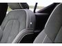 Volvo XC40 T4 Recharge Ultimate Dark | Stoelverwarming | Trekhaak | Parkeercamera | Panoramadak | H/K | BLIS | Pilot Assist | Glossy Black