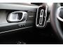 Volvo XC40 T4 Recharge Ultimate Dark | Stoelverwarming | Trekhaak | Parkeercamera | Panoramadak | H/K | BLIS | Pilot Assist | Glossy Black