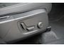 Volvo XC40 T4 Recharge Ultimate Dark | Stoelverwarming | Trekhaak | Parkeercamera | Panoramadak | H/K | BLIS | Pilot Assist | Glossy Black