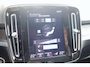 Volvo XC40 T4 Recharge Ultimate Dark | Stoelverwarming | Trekhaak | Parkeercamera | Panoramadak | H/K | BLIS | Pilot Assist | Glossy Black