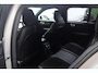 Volvo XC40 T4 Recharge Ultimate Dark | Stoelverwarming | Trekhaak | Parkeercamera | Panoramadak | H/K | BLIS | Pilot Assist | Glossy Black