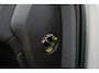 Volvo XC40 T4 Recharge Ultimate Dark | Stoelverwarming | Trekhaak | Parkeercamera | Panoramadak | H/K | BLIS | Pilot Assist | Glossy Black