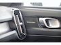 Volvo XC40 T4 Recharge Ultimate Dark | Stoelverwarming | Trekhaak | Parkeercamera | Panoramadak | H/K | BLIS | Pilot Assist | Glossy Black