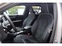 Volvo XC40 T4 Recharge Ultimate Dark | Stoelverwarming | Trekhaak | Parkeercamera | Panoramadak | H/K | BLIS | Pilot Assist | Glossy Black