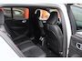Volvo XC40 T4 Recharge Ultimate Dark | Stoelverwarming | Trekhaak | Parkeercamera | Panoramadak | H/K | BLIS | Pilot Assist | Glossy Black