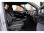 Volvo XC40 T4 Recharge Ultimate Dark | Stoelverwarming | Trekhaak | Parkeercamera | Panoramadak | H/K | BLIS | Pilot Assist | Glossy Black