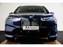 BMW iX xDrive40 Excellence 77 kWh Trekhaak - Panoramadak - Driving Assistant Professional - Harman Kardon - Getinte Ruiten - Clear&Bold' kristalelementen - Warmte Comfortpakket voor en achter -