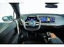 BMW iX xDrive40 Excellence 77 kWh Trekhaak - Panoramadak - Driving Assistant Professional - Harman Kardon - Getinte Ruiten - Clear&Bold' kristalelementen - Warmte Comfortpakket voor en achter -