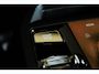 BMW iX xDrive40 Excellence 77 kWh Trekhaak - Panoramadak - Driving Assistant Professional - Harman Kardon - Getinte Ruiten - Clear&Bold' kristalelementen - Warmte Comfortpakket voor en achter -