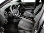 Volkswagen T-Roc 1.5 TSI DSG R-Line + Design pakket Black Automaat Climate control Stoelverwarming Stuurverwarming Parkeersensoren LED Adaptieve cruise control Camera Panorama dak Navigatie Apple Carplay/Android Auto Climate control