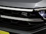 Volkswagen T-Roc 1.5 TSI DSG R-Line + Design pakket Black Automaat Climate control Stoelverwarming Stuurverwarming Parkeersensoren LED Adaptieve cruise control Camera Panorama dak Navigatie Apple Carplay/Android Auto Climate control
