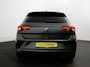 Volkswagen T-Roc 1.5 TSI DSG R-Line + Design pakket Black Automaat Climate control Stoelverwarming Stuurverwarming Parkeersensoren LED Adaptieve cruise control Camera Panorama dak Navigatie Apple Carplay/Android Auto Climate control