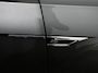 Volkswagen T-Roc 1.5 TSI DSG R-Line + Design pakket Black Automaat Climate control Stoelverwarming Stuurverwarming Parkeersensoren LED Adaptieve cruise control Camera Panorama dak Navigatie Apple Carplay/Android Auto Climate control