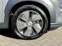 Hyundai Kona Electric EV Premium 64 kWh | SOH 90,9% | Stoelverwarming & ventilatie | Adaptive CC | Rijklaarprijs! |