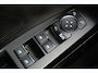 Ford Focus Wagon 1.0-125pk EcoBoost ST-Line AUTOMAAT ! Fijne, ruime en erg goed onderhouden wagen ! Autm. airco dual, cruise cntrl, pdc v+a, metallic lak, navigatie, camera, bluetooth tel. voorb., LM wielen, keyless, stoel-, stuur- en voorraamverw., etc.