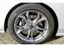 Ford Focus Wagon 1.0-125pk EcoBoost ST-Line AUTOMAAT ! Fijne, ruime en erg goed onderhouden wagen ! Autm. airco dual, cruise cntrl, pdc v+a, metallic lak, navigatie, camera, bluetooth tel. voorb., LM wielen, keyless, stoel-, stuur- en voorraamverw., etc.