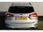 Ford Focus Wagon 1.0-125pk EcoBoost ST-Line AUTOMAAT ! Fijne, ruime en erg goed onderhouden wagen ! Autm. airco dual, cruise cntrl, pdc v+a, metallic lak, navigatie, camera, bluetooth tel. voorb., LM wielen, keyless, stoel-, stuur- en voorraamverw., etc.