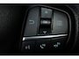 Ford Focus Wagon 1.0-125pk EcoBoost ST-Line AUTOMAAT ! Fijne, ruime en erg goed onderhouden wagen ! Autm. airco dual, cruise cntrl, pdc v+a, metallic lak, navigatie, camera, bluetooth tel. voorb., LM wielen, keyless, stoel-, stuur- en voorraamverw., etc.