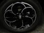 Alfa Romeo Junior Elettrica Automaat 156PK Adaptieve Cruise Control LMV 18 inch Full Led Matrix Parkeer sensoren Navigatie Apple Carplay / Android auto  Climate Control