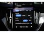 Volvo XC60 T8 406pk AWD Ultra Bright Executive Edition | Trekhaak | Climate