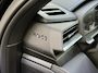 Lynk & Co 01 1.5 PHEV 261pk | Blackline | Zwarte hemel | Rolhoes | 360 camera | Panoramadak | 20 inch velgen | Adaptieve cruise | Navigatie | CarPlay | Keyless | LED | DAB | Infinity | Stoelverwarming | Elektrische achterklep | Volledig dealeronderhouden | Fabrieksgarantie