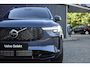 Volvo XC90 T8 Plug-in hybrid AWD Ultra Dark Exec. Ed. | Verwarmde, Geventileerde en Masserende Voorstoelen | Luchtvering | Panoramisch Schuif-/Kanteldak | 360º Camera | Getint Glas | Bowers & Wilkins | 22" velgen