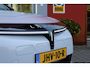 Lancia Ypsilon LX 156PK 54 kWh | EXCLUSIVE PACK: (FLUWELEN "RUGGINE" STOELBEKLEDING, ELEKTRISCH VERSTELBARE & VERWARMBARE VOORSTOELEN, KEYLESS ENTRY) | NAVIGATIE | RIJSTROOKASSISTENT L2 | BIANCO QUARZO MET ZWART DAK | 17" LICHTMETALEN VELGEN "MONDRIAN" | PARKEERSENSOREN VOOR & ACHTER MET CAMERA VOOR EN ACHTERZIJDE | WARMTEPOMP | DRAADLOOS APPLE CARPLAY/ANDROID AUTO | NAVIGATIE | ADAPTIVE CRUISE CONTROL | DODEHOEK DETECTIE | KEYLESS START | DRAADLOZE TELEFOONLADER | AUTOMATISCHE REGENSENSOR | AUTOMATISCH GROOTLICHT | AMBIENT LIGHTNING SFEERVERLICHTING | S.A.L.A. HUB |