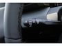 Lancia Ypsilon LX 156PK 54 kWh | EXCLUSIVE PACK: (FLUWELEN "RUGGINE" STOELBEKLEDING, ELEKTRISCH VERSTELBARE & VERWARMBARE VOORSTOELEN, KEYLESS ENTRY) | NAVIGATIE | RIJSTROOKASSISTENT L2 | BIANCO QUARZO MET ZWART DAK | 17" LICHTMETALEN VELGEN "MONDRIAN" | PARKEERSENSOREN VOOR & ACHTER MET CAMERA VOOR EN ACHTERZIJDE | WARMTEPOMP | DRAADLOOS APPLE CARPLAY/ANDROID AUTO | NAVIGATIE | ADAPTIVE CRUISE CONTROL | DODEHOEK DETECTIE | KEYLESS START | DRAADLOZE TELEFOONLADER | AUTOMATISCHE REGENSENSOR | AUTOMATISCH GROOTLICHT | AMBIENT LIGHTNING SFEERVERLICHTING | S.A.L.A. HUB |