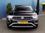 Volkswagen T-Roc 1.5 TSI 150PK! Life Edition TREKH.AFN | ADAPT.CRUISE | CARPLAY | STOELVERW | DIGI.DASHB | NAV | PDC