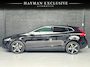 Volvo V40 2.0 T4 Business Sport | R-Design | Pano | Virtual | Camera | Cruise | Navi | Clima | LED | Parkeersens.