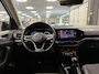 Volkswagen T-Cross 1.0 TSI Style * Trekhaak / Carplay / 18" LM Velgen / Parkeersensoren / NL Auto *