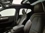 Volvo XC40 1.5 T3  R Design - Panoramadak - org. electr trekhaak - all season - slechts 57.800 km !!