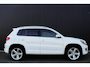 Volkswagen Tiguan 1.4 TSI R-Line ECC | Sportstoelen | Full Map Navi | Camera | Trekhaak | 19 Inch LMV