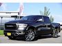 Dodge Ram 1500 5.7 V8 4x4 Crew Cab 5'7 Laramie Adaptieve Cruise, 360 Camera, PANO, Carplay, Luchtvering, LED, Leder, 3500kg Trekhaak, Stoelverwarming, Uniek!