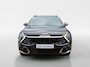 Kia Sportage 1.6 T-GDi Hybrid Dark Edition Dealer onderhouden | Navi | Bluetooth | Camera | Carplay | Climate & (adaptieve) cruise control  Stoelverwarming voor en achter | Trekhaak | Trekgewicht: 1.360 kg | Fabrieksgarantie t/m 5-2031 | NAP