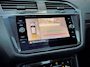 Volkswagen Tiguan R-LINE PARELMOER | PANO | TREKHAAK | 360 CAMERA | TRAVEL ASSIST |