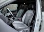 Volkswagen Tiguan R-LINE PARELMOER | PANO | TREKHAAK | 360 CAMERA | TRAVEL ASSIST |