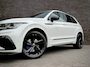 Volkswagen Tiguan R-LINE PARELMOER | PANO | TREKHAAK | 360 CAMERA | TRAVEL ASSIST |