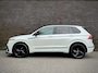 Volkswagen Tiguan R-LINE PARELMOER | PANO | TREKHAAK | 360 CAMERA | TRAVEL ASSIST |