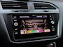 Volkswagen Tiguan R-LINE PARELMOER | PANO | TREKHAAK | 360 CAMERA | TRAVEL ASSIST |